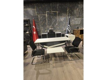 Zirve Masa Takımı